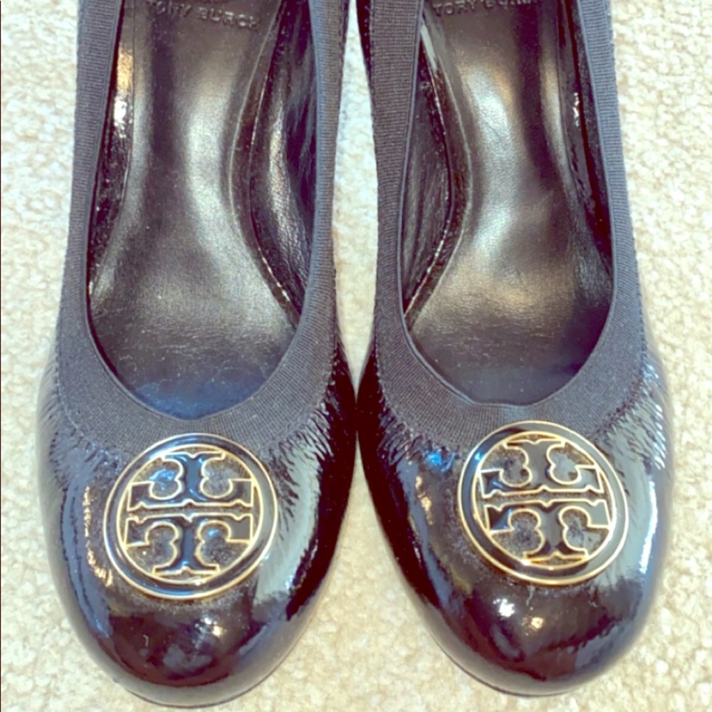 Authentic Tory Burch heels black and gold